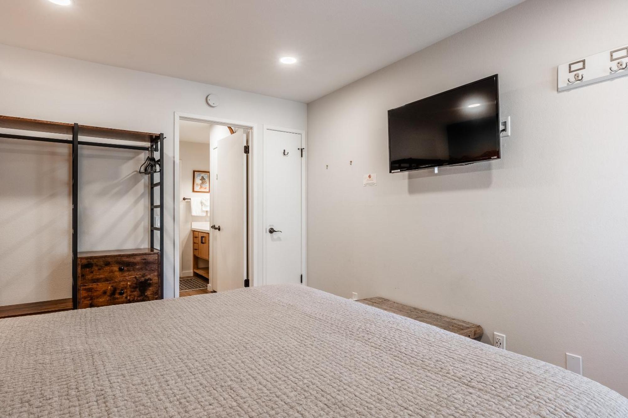 Fully Renovated! St Anton #17 Ski In Ski Out 1 Bedroom 1 Bathroom Condo! Sleeps Up To 4! แมมมอธ เลกส์ ภายนอก รูปภาพ